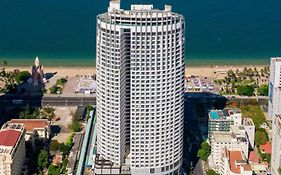 Căn hộ sang trọng đối diện biển và quảng trường